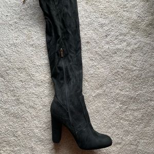 Women’s over the knee boot